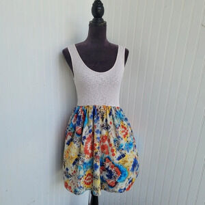 Finn & Clover Women's Dress Knit Sleveless Beige Floral Mini Color Lined Sz XS